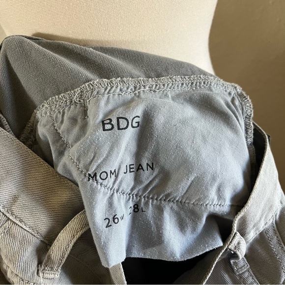 BDG Urban Outfitters Mom High Rise Jeans Gray Baggy CottonSize 26 x 28 L - Picture 5 of 7